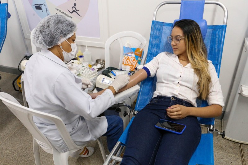 - A ação atraiu mais de 60 servidores voluntários e arrecadou 50 bolsas de sangue. (Foto: Divulgação)