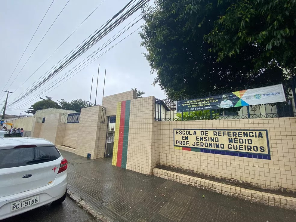 Escola de Referência em Ensino Médio Professor Jerônimo Gueiros, em Garanhuns — Foto: Joab Alves/TV Asa Branca