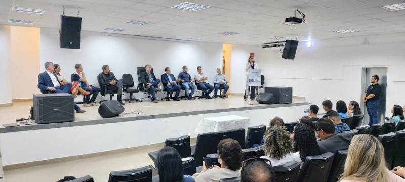 A SECITECI também assinou com a ONG Programando o Futuro, o edital para a oferta de 200 vagas em cursos de formação profissionalizante. - Foto por: SECITECI/MT