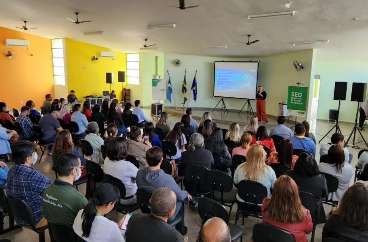Renata Novaes e Hugo Leonardo, Juliana Gouveia Gonzalez (CRE-3) e Franciellen Garcia Dias de Moura (CRE-3)