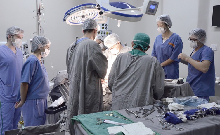 Cirurgia de artroscopia por vídeo, em hospital localizado na região do Bico do Papagaio, é um dos destaques de junho - Foto: André Araújo/Governo do Tocantins