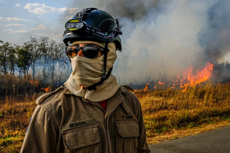 Bombeiros combatem incêndio na Estrada da Guia - Foto por: Foto: Mayke Toscano/Secom-MT