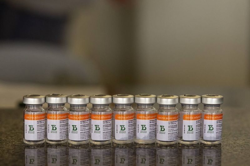 Estoques da CoronaVac ainda não foram repostos para aplicação da segunda dose - (Foto: Cristiane Mota/Fotoarena/Estadão Conteúdo)