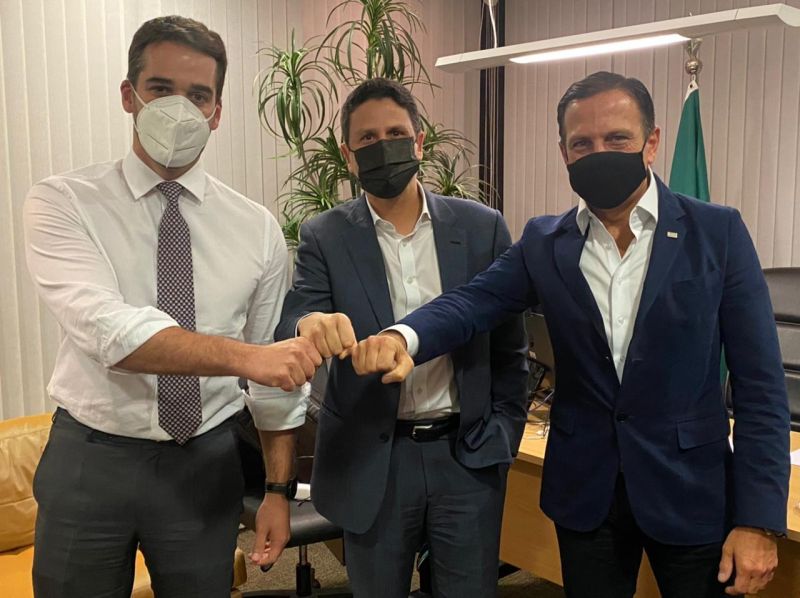 Eduardo Leite e João Doria participam de reunião com o presidente do PSDB, Bruno Araújo - (Foto: Divulgação)