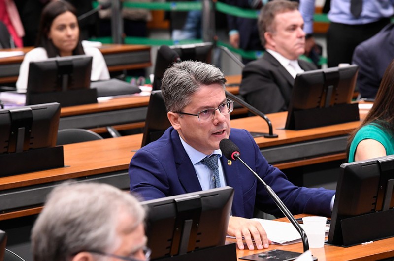 Crianças no Complexo da Maré, no Rio: projeto amplia alcance do programa voltado a famílias em situação de pobreza - Roque de Sá/Agência Senado