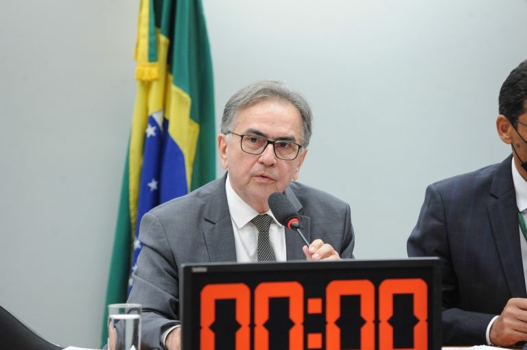 O autor da proposta, deputado Leônidas Cristino - (Foto: Billy Boss/Câmara dos Deputados)