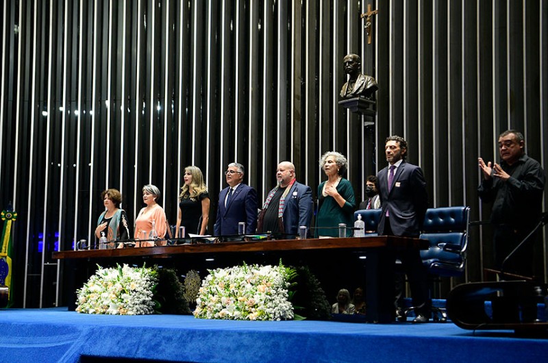 A sessão especial foi requerida pelo senador Eduardo Girão