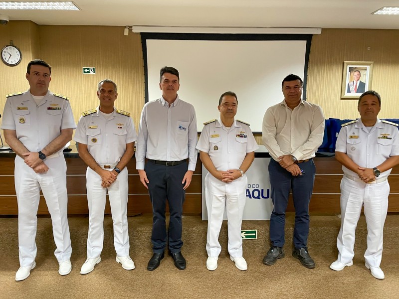 - O presidente da EMAP, Ted Lago, e o diretor de Operações, Jailson Lago, recebem as autoridades da Marinha do Brasil, capitaneadas pelo almirante de esquadra Wladmilson Borges de Aguiar. (Foto: Divulgação)
