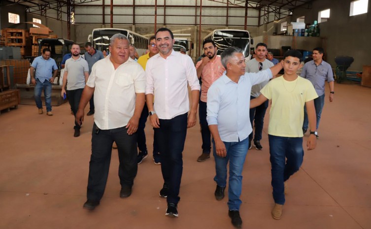 Governador Wanderlei Barbosa esteve em Angico para garantir a segurança jurídica e a continuidade das obras da Granja Yabuta, que atua na produção de ovos de galinha e codorna - Foto: Aldemar Ribeiro/Governo do Tocantins