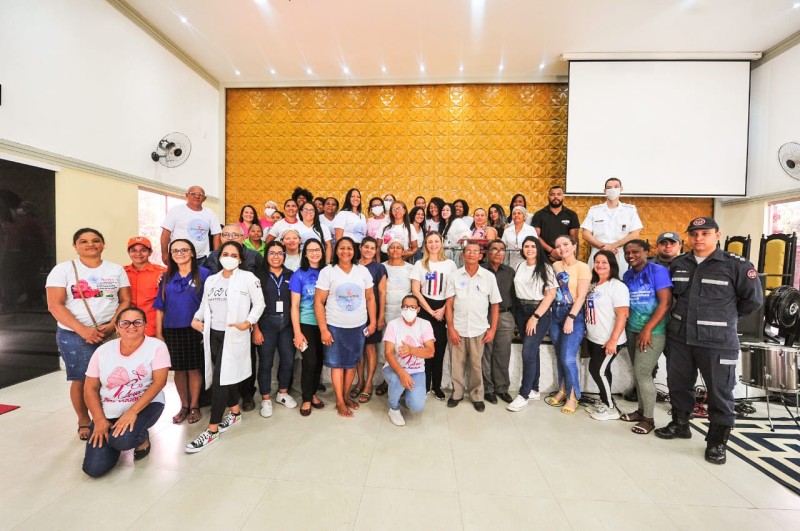 - Ação tirou duvidas sobre programas sociais e realizou atualização de cadastros. (Foto: Divulgação)