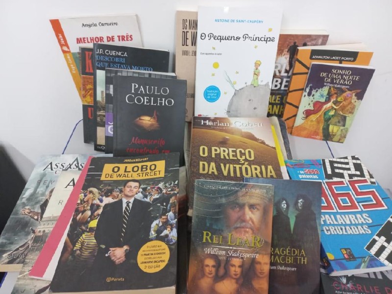 Livros doados a unidade de Rondonópolis - Foto por: SAJU