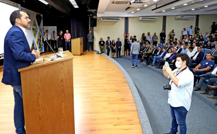 Governador Wanderlei Barbosa recepcionou mais de 200 novos policiais penais e agentes socioeducativos empossados em abril deste ano - Foto: Antonio Gonçalves/Governo do Tocantins