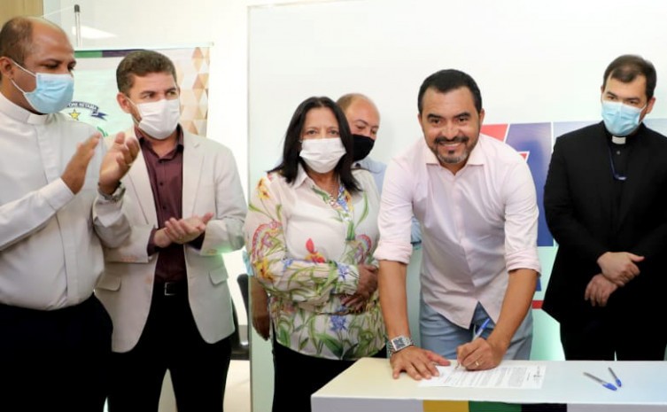 Governador Wanderley assina contrato com o Hospital Dom Orione em Araguaína - Foto: Esequias Araújo/Governo do Tocantins