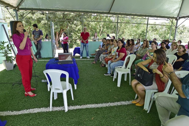 as vezes são pessoas que precisam muito mais de um colhimento e não apenas de um benefício social - Foto por: Josi Dias e João Reis
