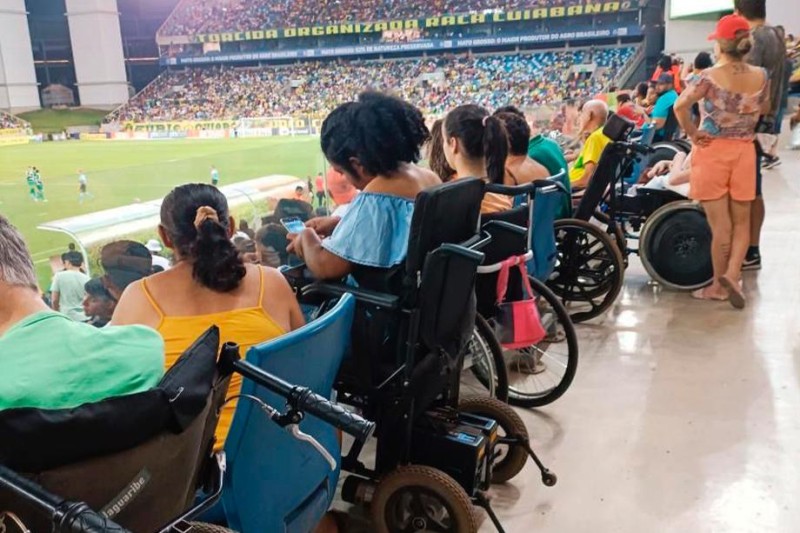 Além de espaços exclusivos para cadeirantes, o estádio conta ainda com 157 assentos para obesos e 157 assentos para portadores de mobilidade reduzida