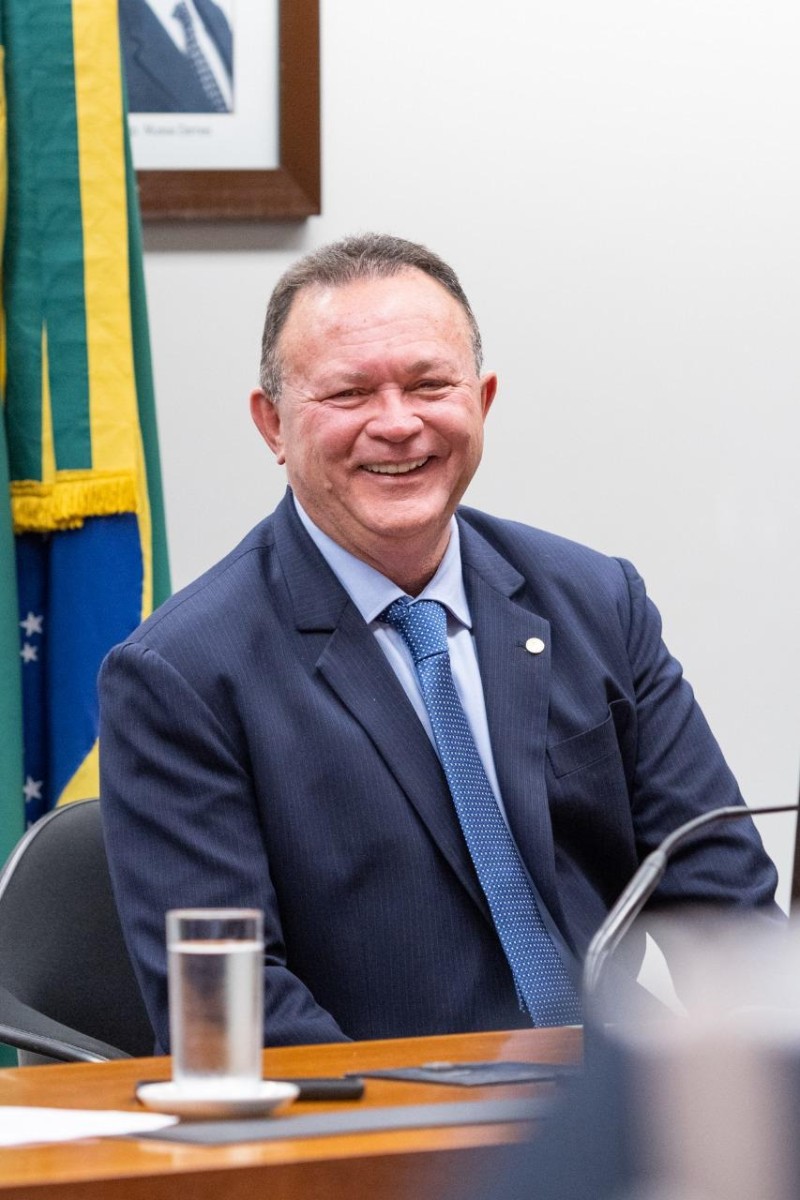 - Brandão durante reunião com a bancada maranhense (Foto: Léo Cunha)