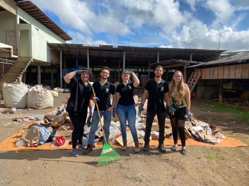 Equipe da Semades responsável pela gravimetria