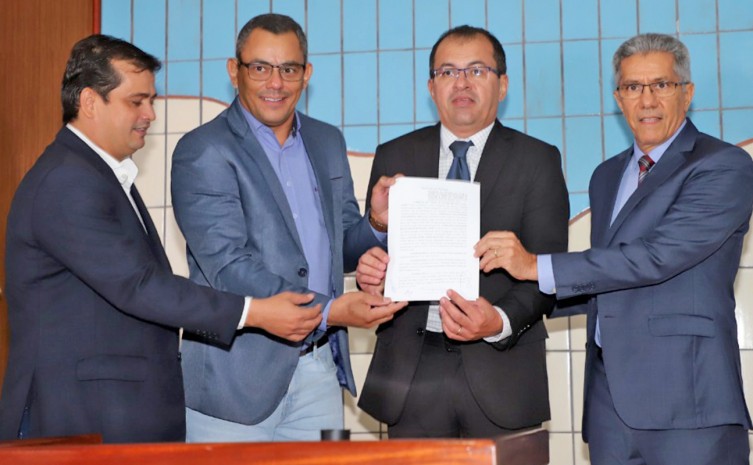 Assinatura do protocolo de intenções entre TCE/TO; CGE-TO; Uvet e ATM - Foto: Esequias Araújo/Governo do Tocantins
