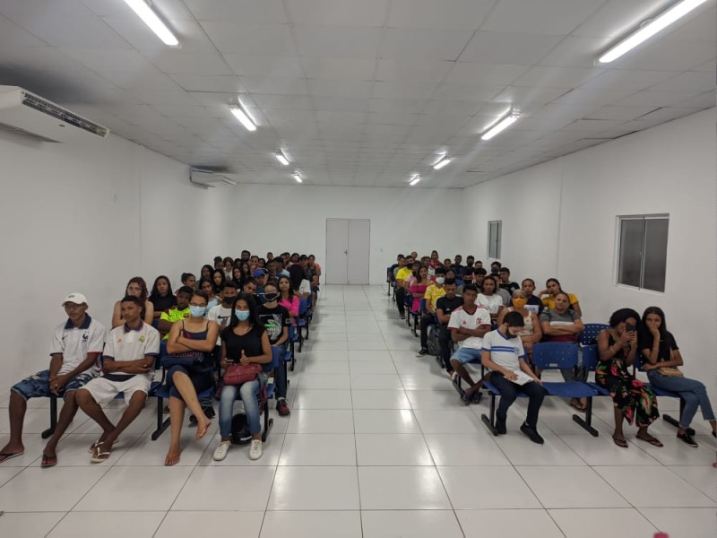 - Adolescentes são beneficiados com cursos de qualificação profissional. (Foto: divulgação)