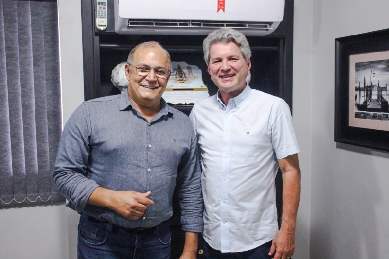 - Secretário José Antônio Heluy e o presidente do Sinrural, Afonso Danda. (Foto: Angelo Moreira)