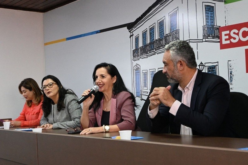 - Secretária Leuzinete Pereira da Silva discursa na EGMA - durante o Fórum de Conselhos Estaduais de Educação. (Foto: Aretha Ramos)