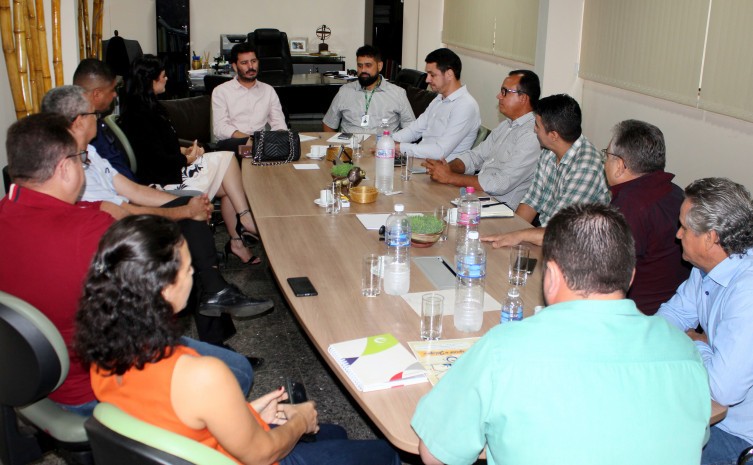 Reunião discutiu a possibilidade de abertura de novos postos de recolhimento de embalagens de defensivos - Foto: Fernando Alves/Governo do Tocantins