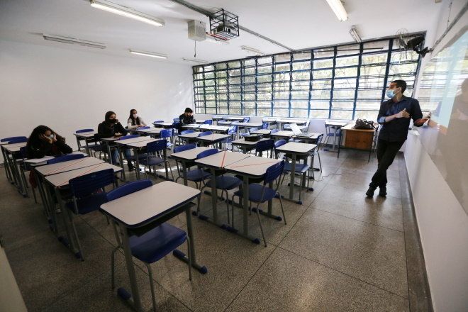 Estudo defende reabertura de escolas e creches no Brasil - (Foto: Rivaldo Gomes/Folhapress - 7.5.2021)