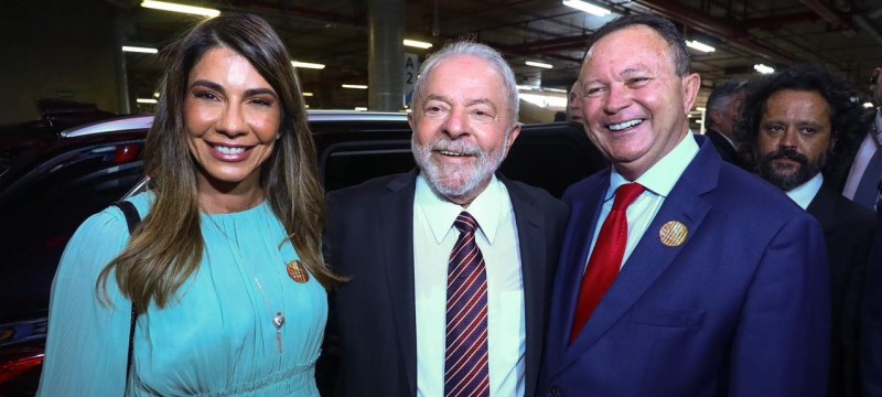 - Governador Carlos Brandão e a primeira-dama Larissa Brandão acompanharam a cerimônia de diplomação de Lula e Alckmin em Brasília (Foto: Gilson Teixeira)