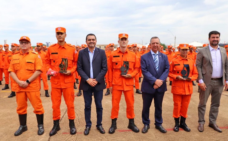 Governador do Tocantins, Wanderlei Barbosa, foi condecorado como padrinho da turma de 2022 - Foto: Antônio Gonçalves/Governo do Tocantins