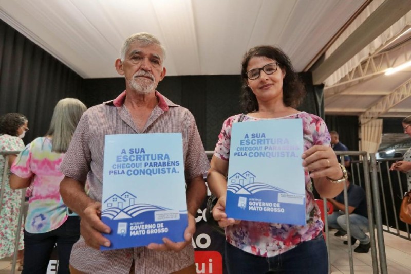 O senhor Francisco de Andrade, de 73 anos, foi um dos beneficiados com a entrega de títulos