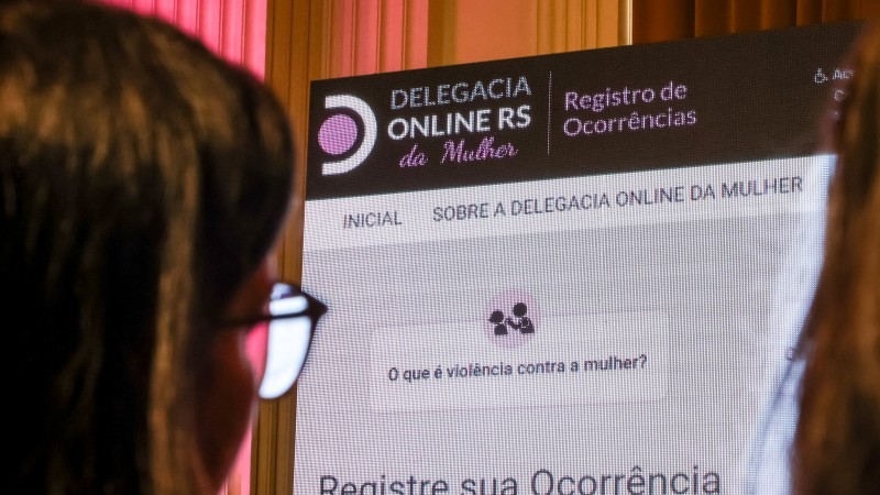 Delegacia Online da Mulher foi criada pelo Departamento de Tecnologia da Informação Policial (DTIP) da Polícia Civil -Foto: Gustavo Mansur / Palácio Piratini