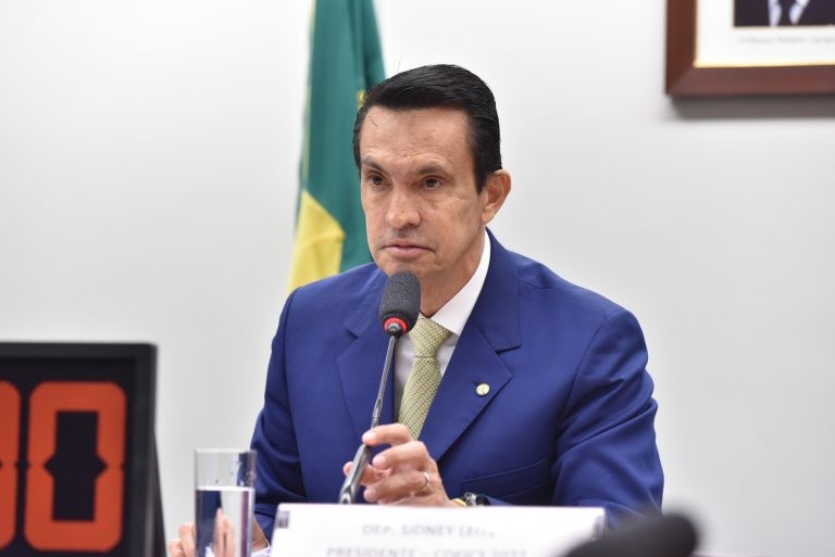 O relator da proposta, deputado Sidney Leite - (Foto: Zeca Ribeiro/Câmara dos Deputados)