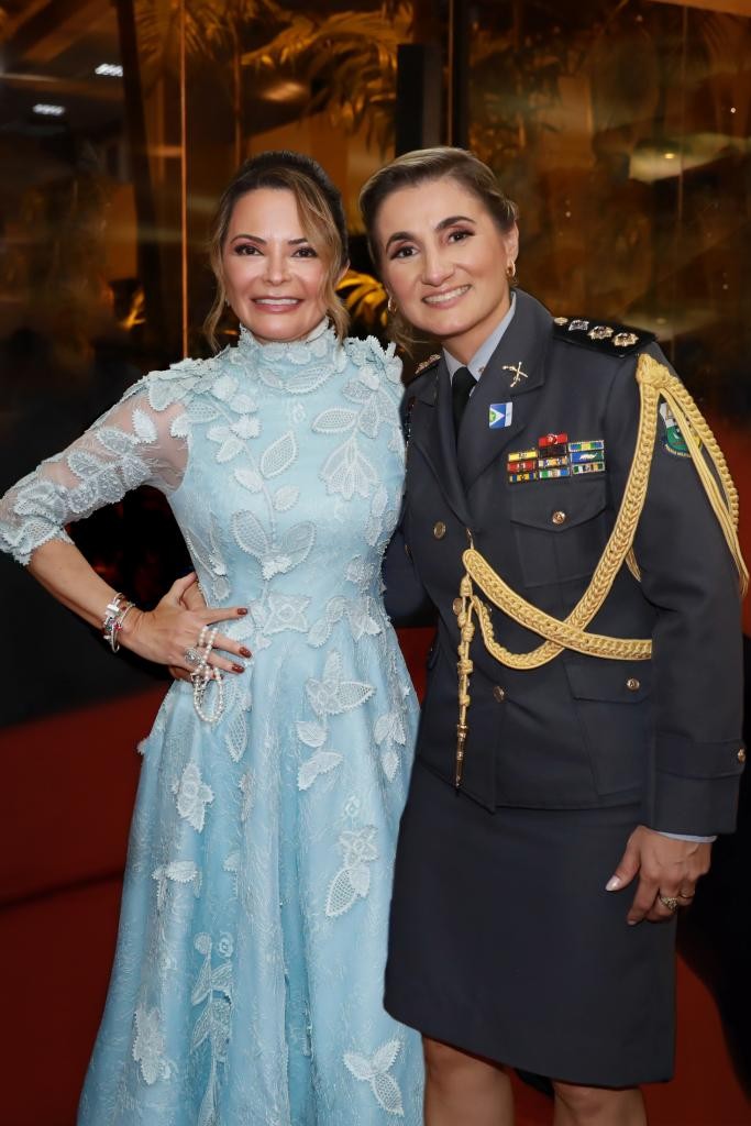 Primeira-dama de MT Virginia Mendes e a tenente- coronel Grasielle Bugalho - Foto por: Jana Pessôa