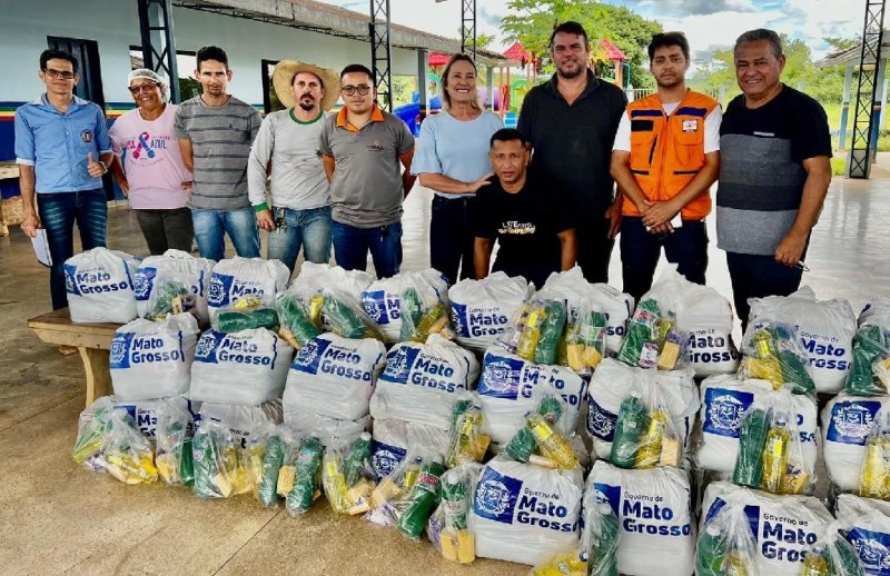 Entrega de cestas e filtros de barro em Peixoto de Azevedo - Foto por: Foto: Assessoria
