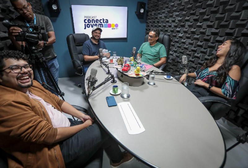 POD CAST CONECTA JOVEM - Professor Osmar Vieira E E Heliodoro Curso Como Lidar com o Dinheiro - Foto por: Michel Alvim - SECOM / MT