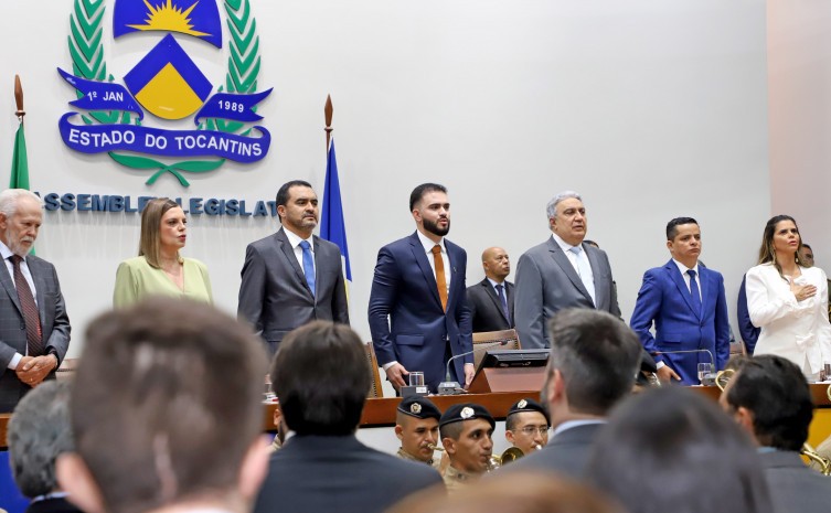 Cerimônia de posse dos 24 deputados estaduais foi conduzida pelo 2º vice-presidente da Assembleia Legislativa, deputado Léo Barbosa, que fez a leitura do compromisso de posse - Foto: Antônio Gonçalves/Governo do Tocantins