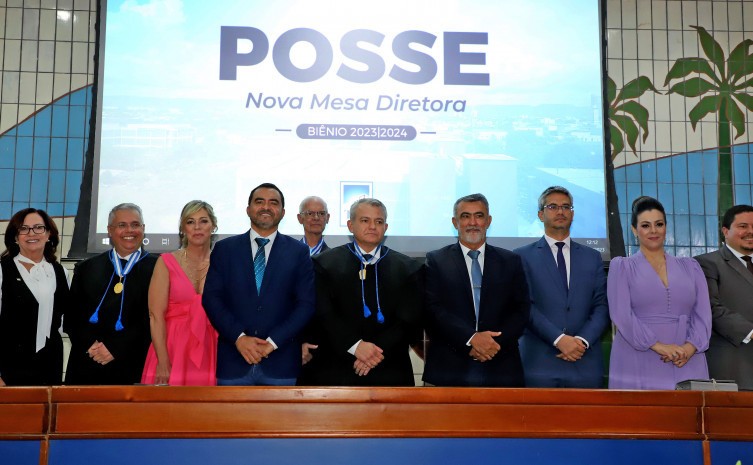 Cerimônia de posse da nova mesa diretora do TCE-TO reuniu líderes políticos, o secretariado estadual e presidentes de órgãos, autarquias e entidades de classe - Foto: Antonio Gonçalves/Governo do Tocantins