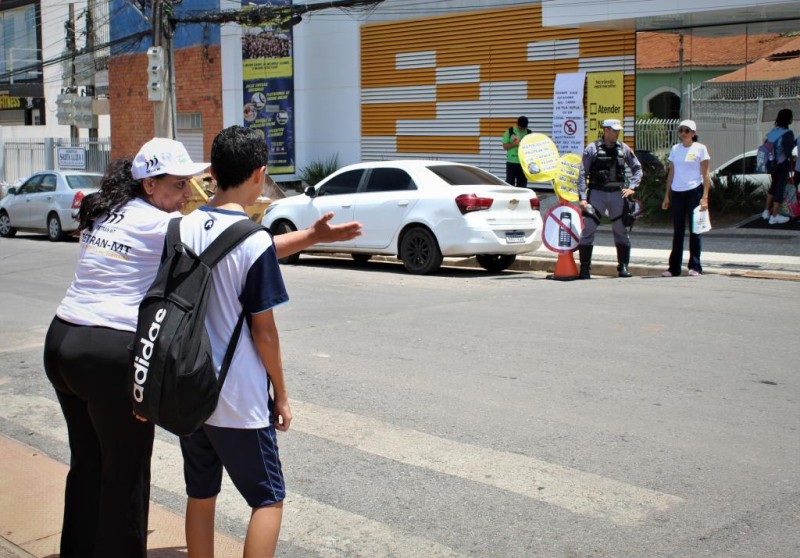 Ação educativa de volta às aulas, em Cuiabá - Foto por: Kamila Nascimento/Detran-MT