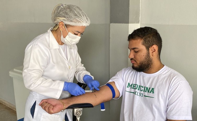 Estudante do 3° período de Medicina, Lucas Pitol Sampaio, foi um dos alunos que participaram da ação - Foto: SES/Governo do Tocantins