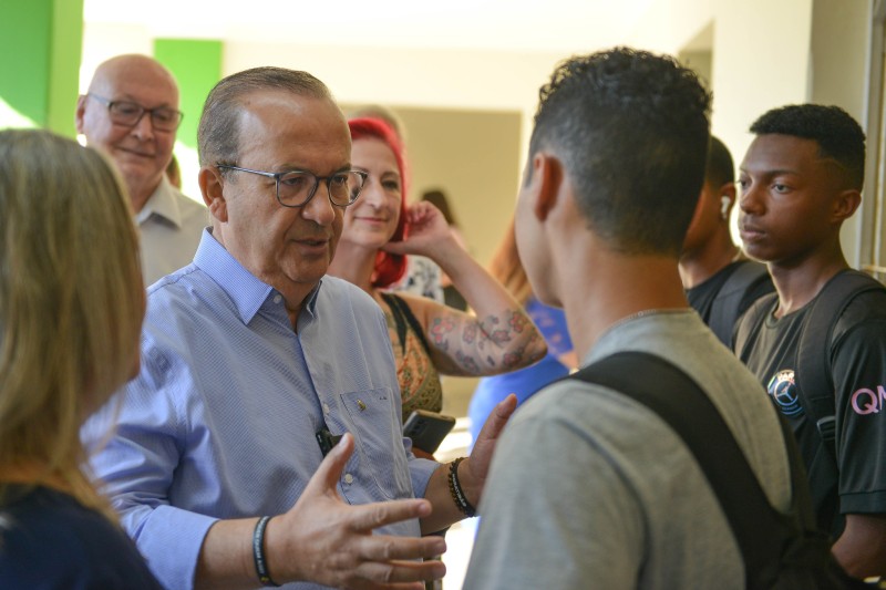 Governador esteve na escola Presidente Rossevelt na Capital - Foto: Eduardo Valente / Secom