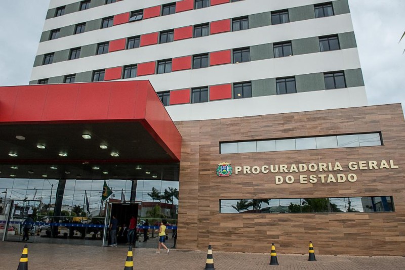 Atendimento PGE Fiscal. - Foto por: GcomMT/Maria Anffe