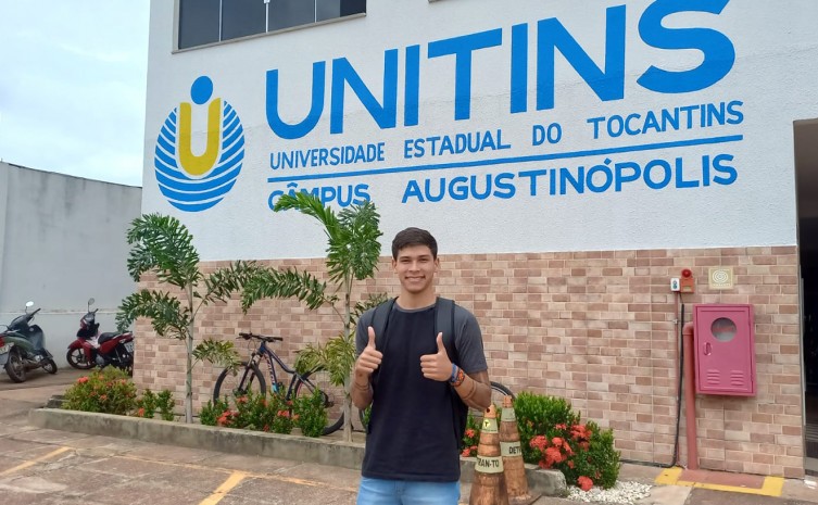 Jovem Apinajé é o primeiro de sua etnia a cursar Medicina na Unitins - Foto: Ananda Portilho/Governo do Tocantins