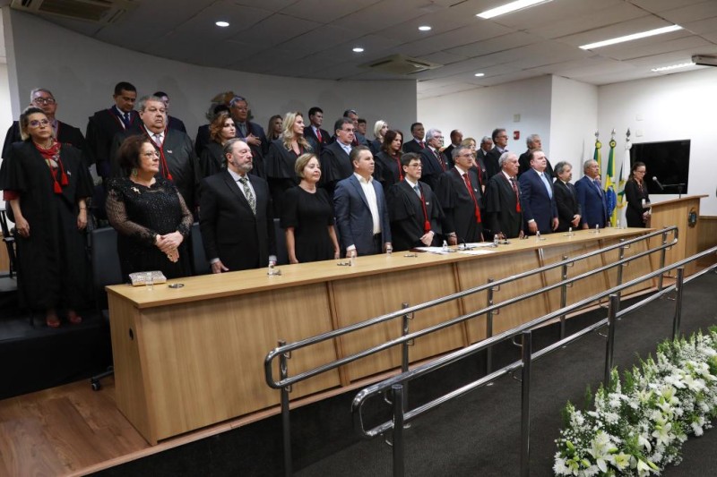 Governador Mauro Mendes participou da cerimônia de posse do novo procurador-geral de Justiça - Foto por: Jana Pessôa/Unaf