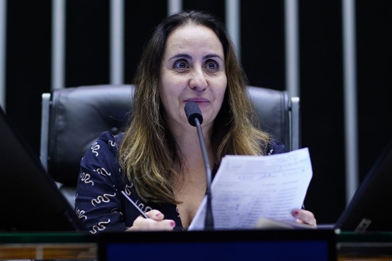 Adriana Ventura: 