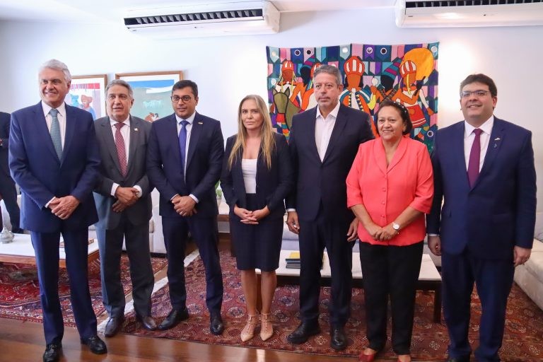 Governadores se reúnem com o presidente da Câmara dos Deputados - (Foto: Marina Ramos/Câmara dos Deputados)