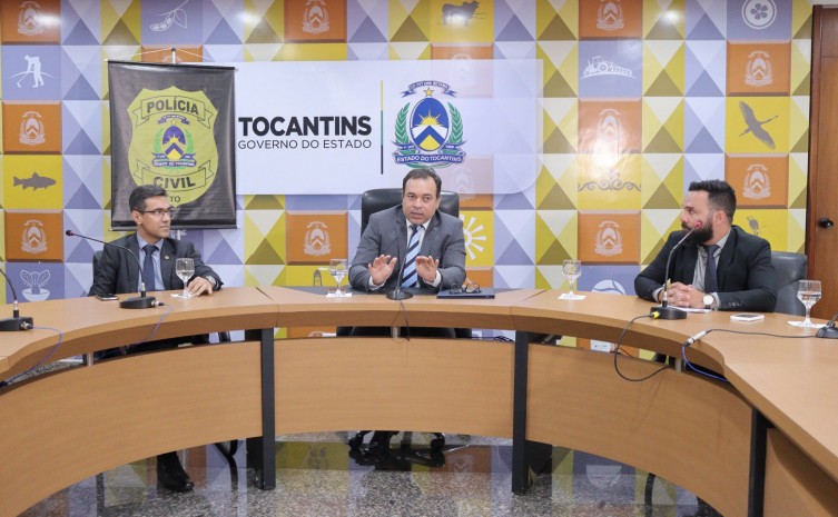 Durante a coletiva, o secretário Wlademir Costa, destacou que apesar da complexidade do caso, a Polícia Civil chegou aos autores do crime e que novos desdobramentos podem surgir a partir do material apreendido - Foto: Luiz de Castro/Governo do Tocantins
