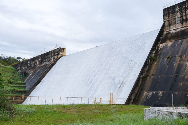 Barragem deu origem a um lago de 12,5 km² de área de espelho d’água e capacidade de armazenar cerca de 86 milhões de m³ | Foto: Cristiano Carvalho/Caesb