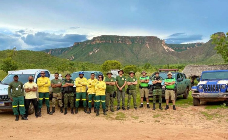 Agentes do PEJ, fiscais e militares atuaram em conjunto.jpg