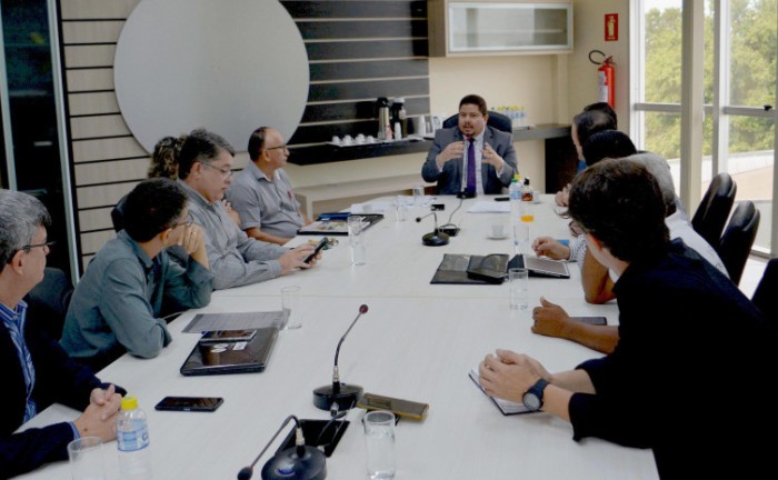 Estiveram presentes à reunião representantes do Sindicato dos Médicos, dos Trabalhadores em Saúde, dos Cirurgiões Dentistas, dos Farmacêuticos, de Enfermagem, dos Enfermeiros e dos Fisioterapeutas e Terapeutas Ocupacionais - Foto: Morgana Taise/Governo do