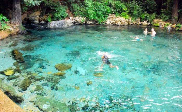 Rios Azuis encanta os visitantes pela sua beleza única, na região das Serra Gerais - Foto: Turismo/Governo do Tocantins